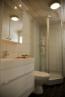 Bad mit Dusche und WC